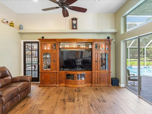 18-Family Room