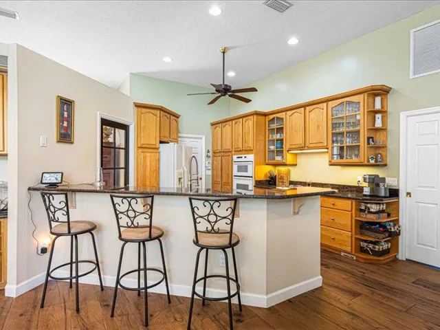 20-Kitchen Bar