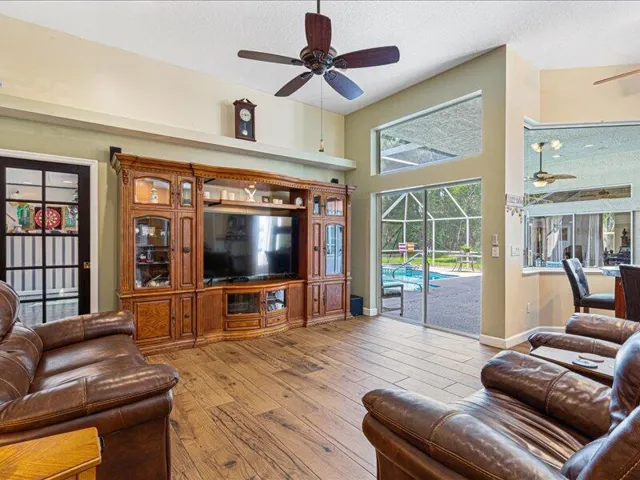 19-Family Room