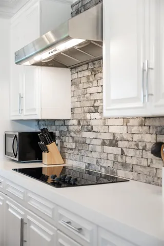 Backsplash in detail