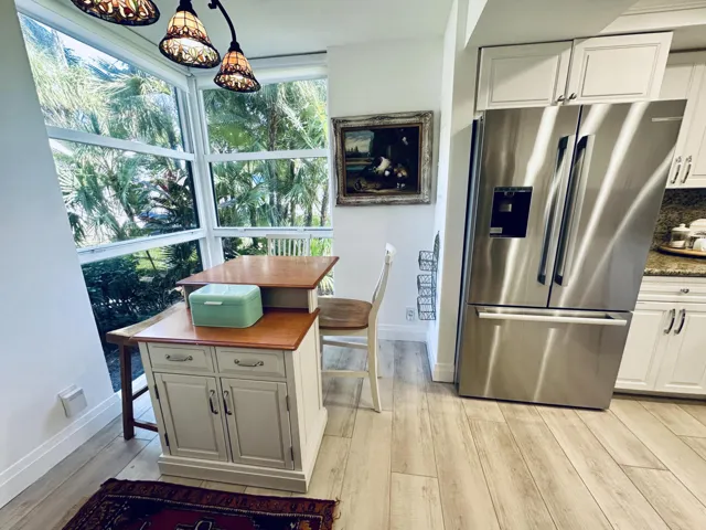 OPEN FLOORPLAN