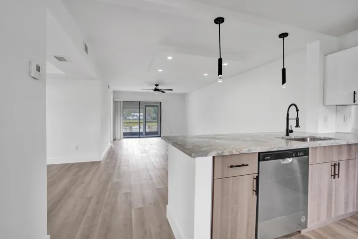 Condo For Sale in Lucerne Pointe