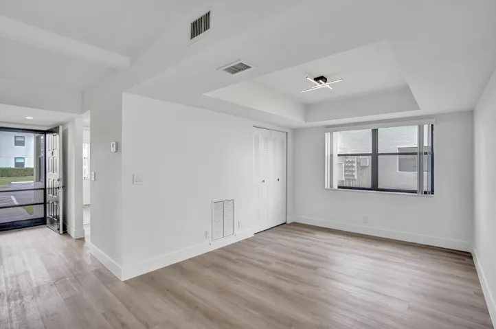 Condo For Sale in Lucerne Pointe