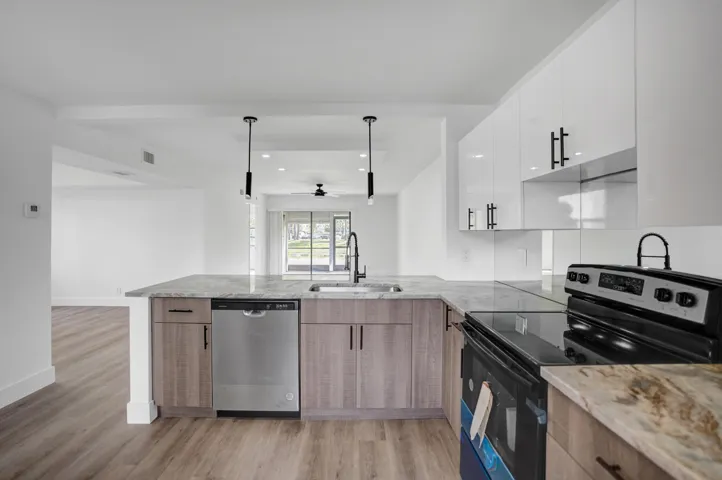 Condo For Sale in Lucerne pointe