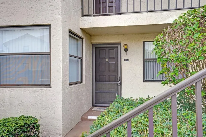 Condo For Sale in Lucerne pointe