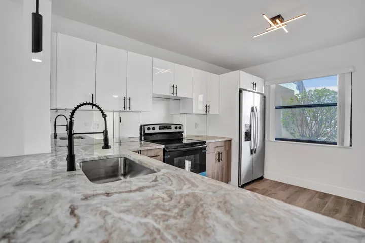 Condo For Sale in Lucerne pointe