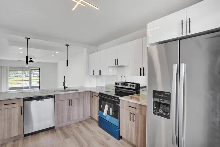 Condo For Sale in Lucerne pointe