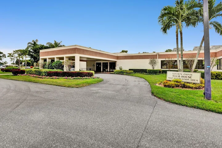 Condo For Sale in Lucerne Lakes