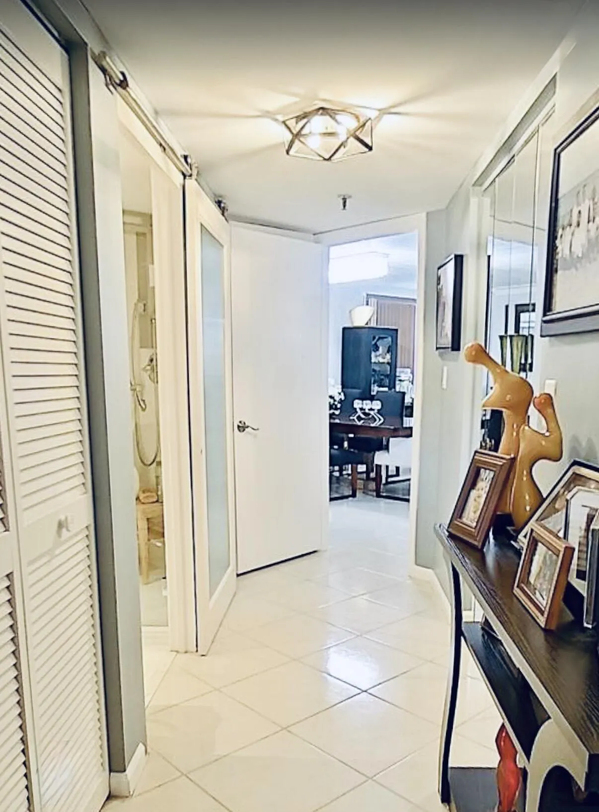 Entrance hallway 2