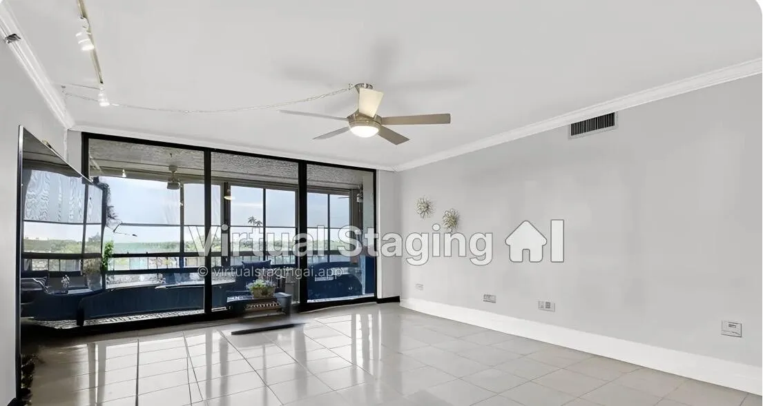 Staged: Living Room w/o furniture