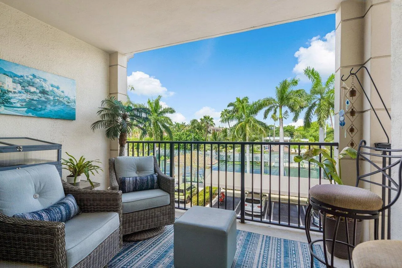 027-1302TuscanyWay-BoyntonBeach-FL-33435
