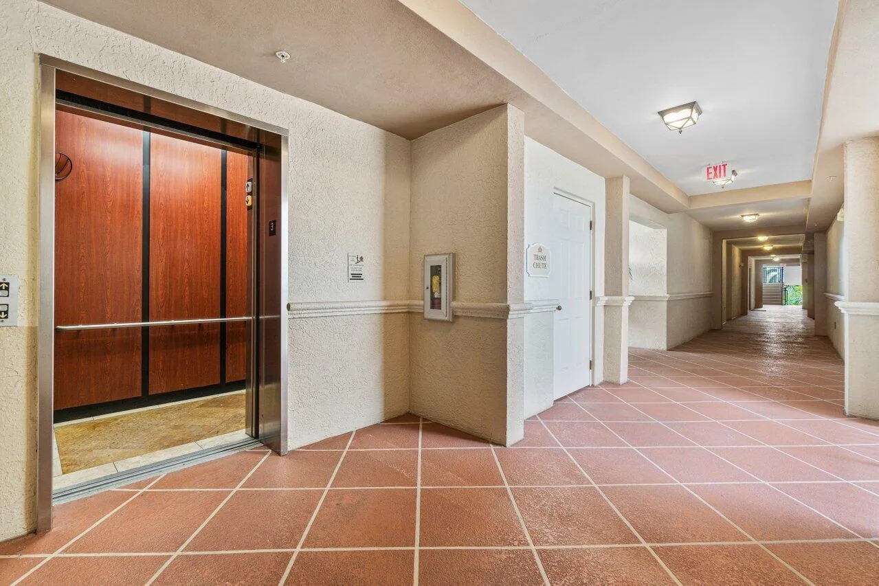 056-1302TuscanyWay-BoyntonBeach-FL-33435