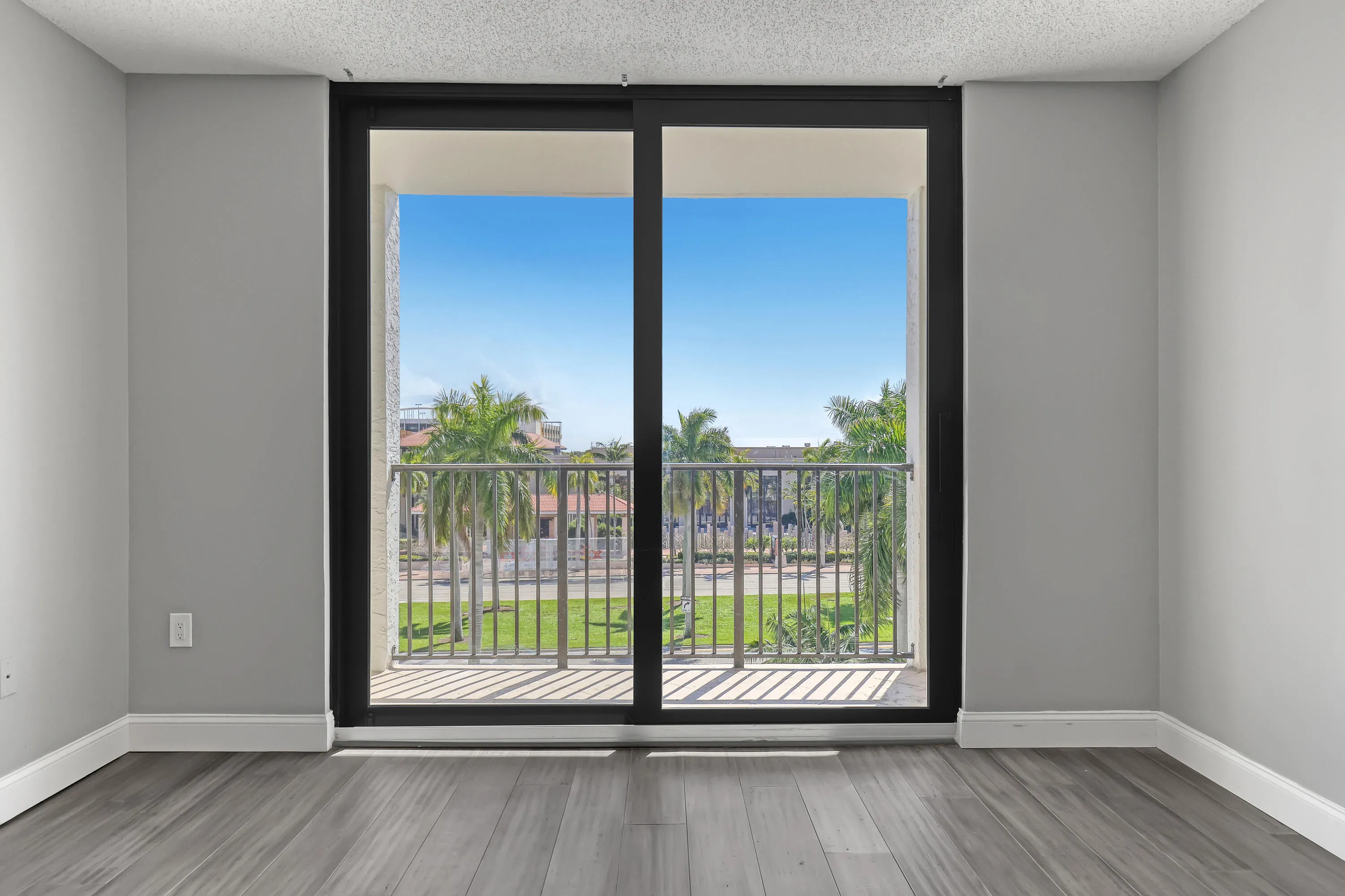 651 Okeechobee #403 (11)