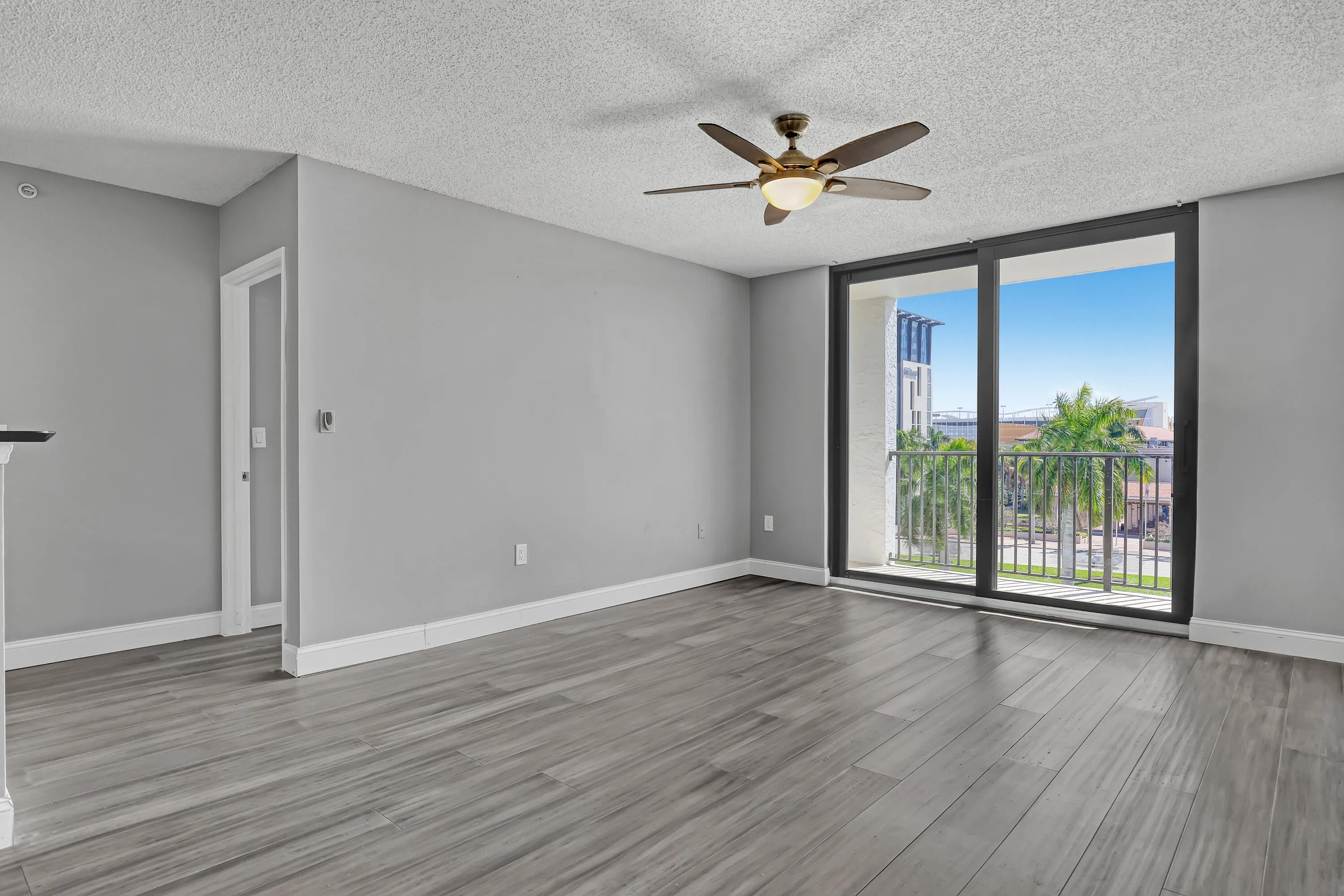 651 Okeechobee #403 (10)