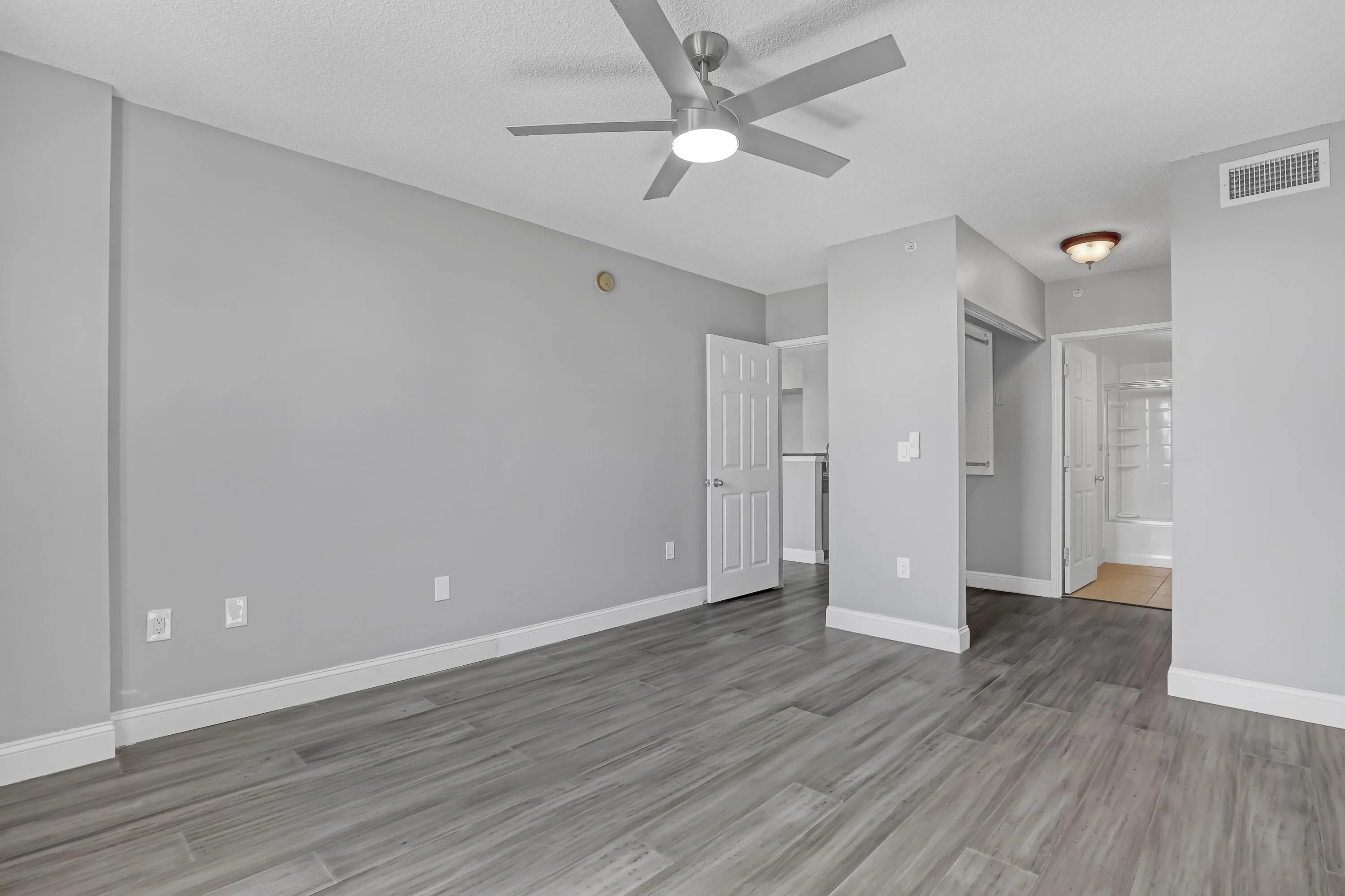 651 Okeechobee #403 (21)