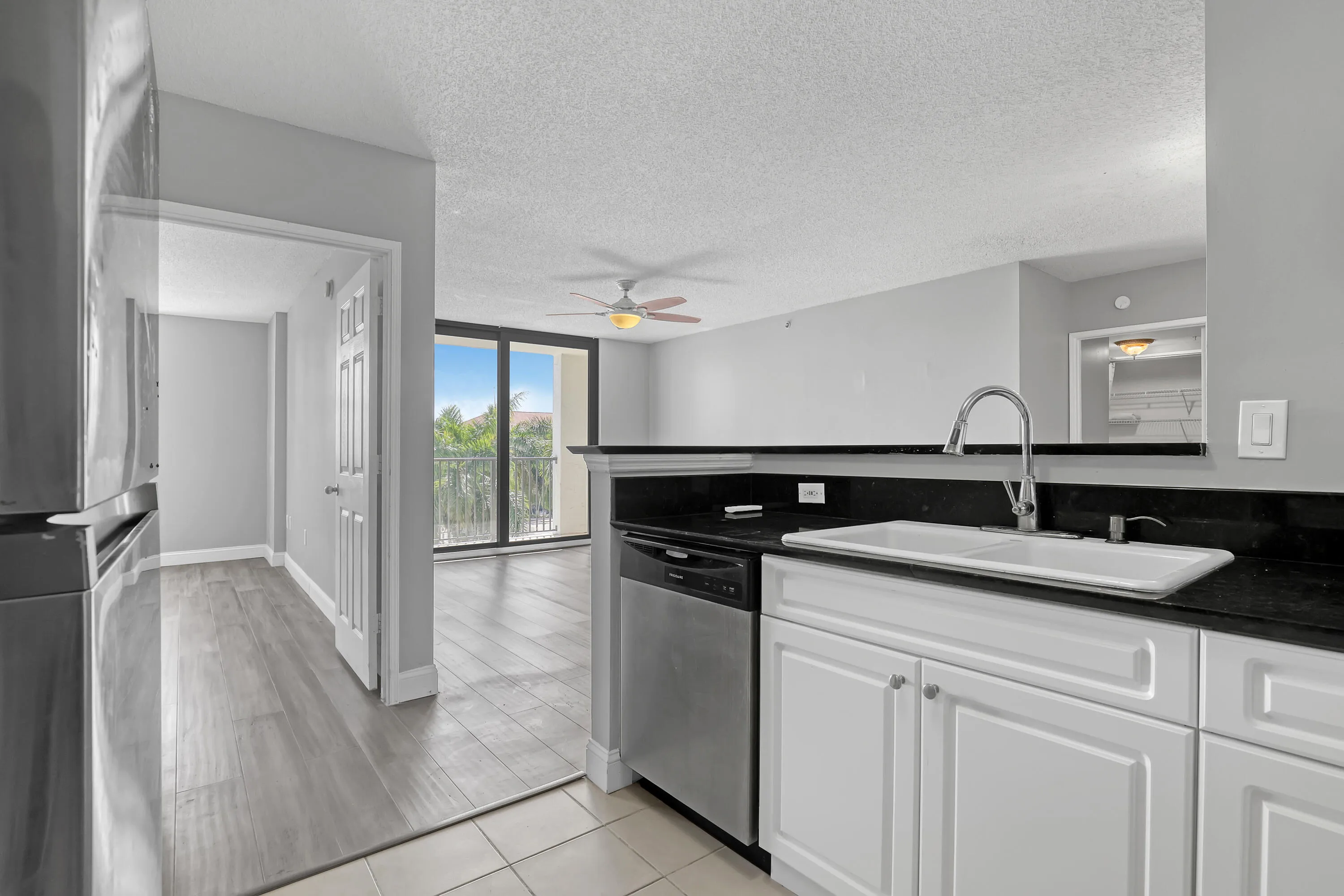 651 Okeechobee #403 (17)