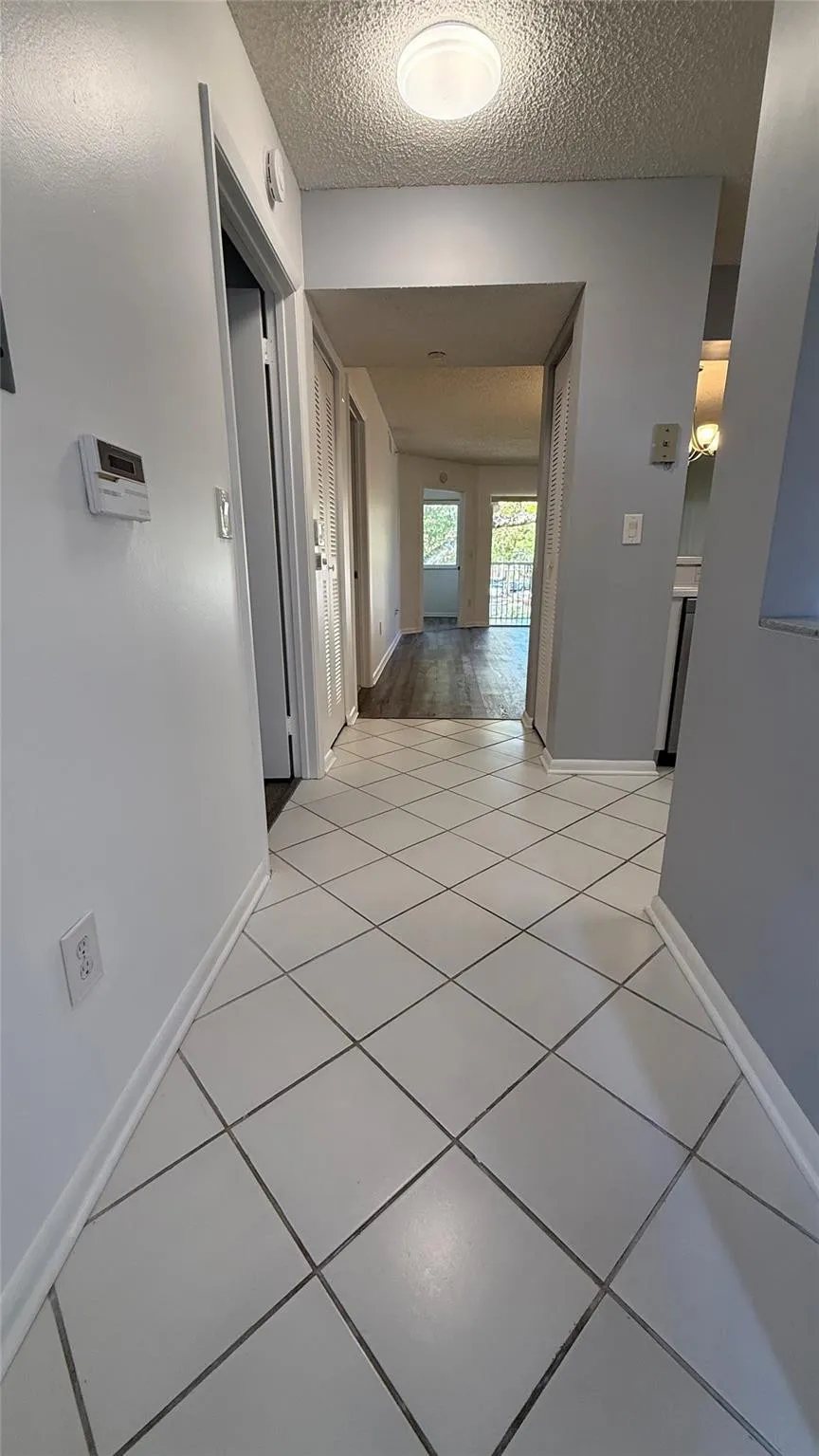 9511_Weldon_Cir_G207_007