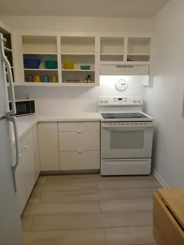 Light and bright kitchen