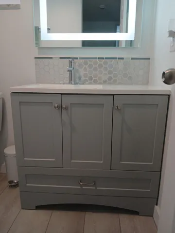 Dining area has pass through to kitchen