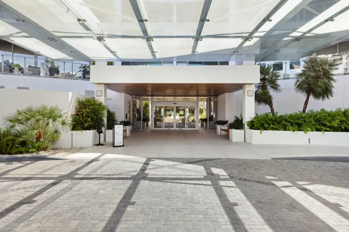 Porte Cochere
