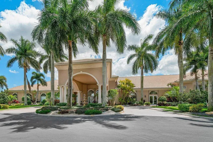 CLUBHOUSE