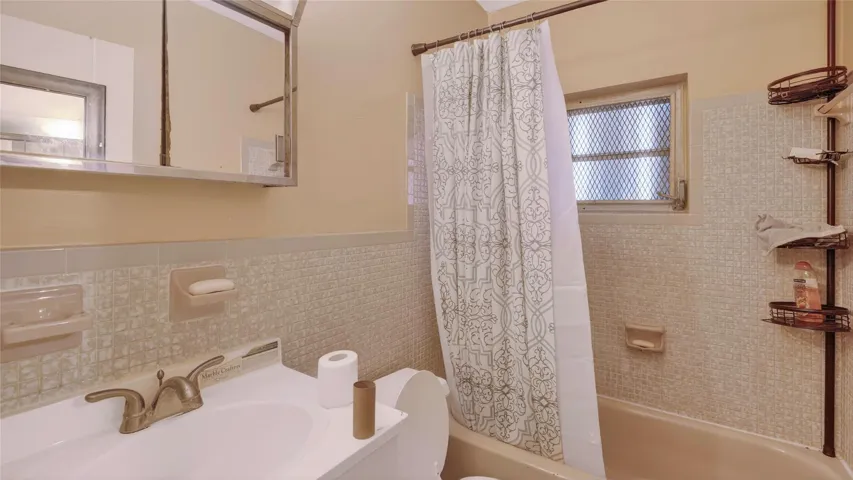 Bathroom In Efficency Unit