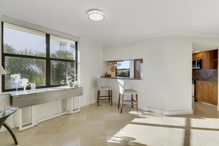 Dining/Kitchen