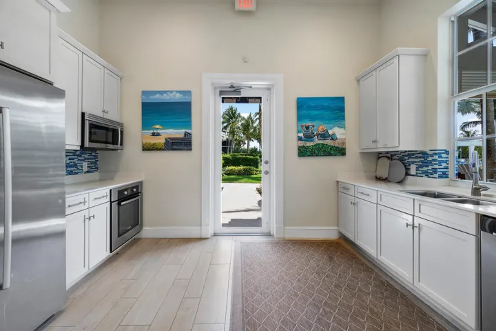 Full Kitchen In Clubhouse