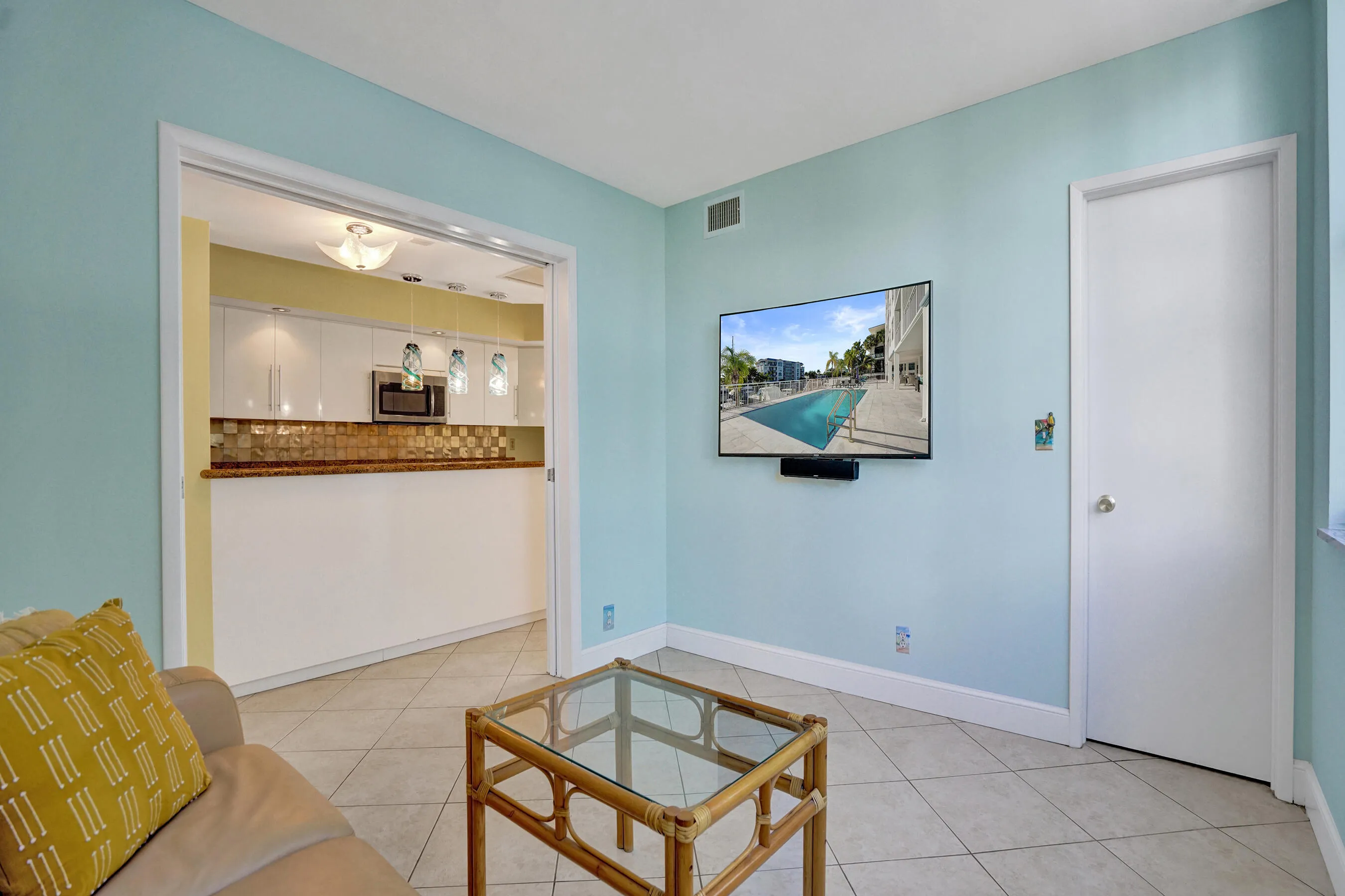 2nd bedroom/office pocket doors