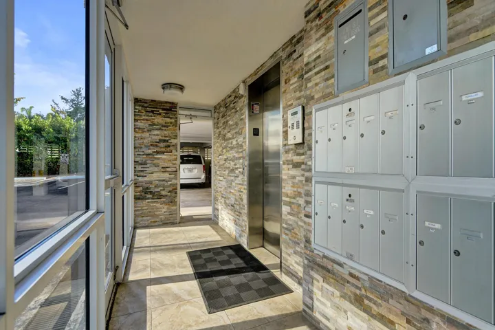Lobby entrance w/secure elevator access