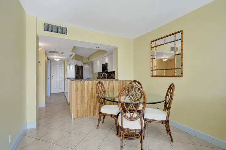 dining/kitchen