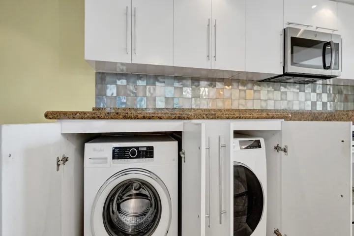 washer/dryer under kitchen countertop