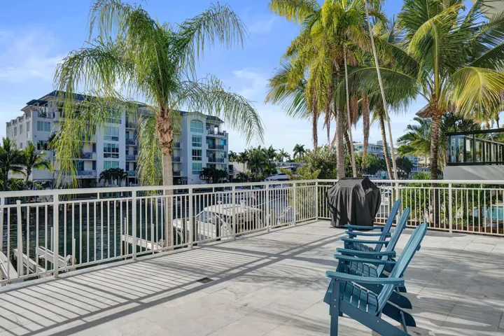 2nd floor pool deck