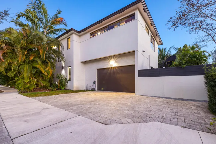 549 NE 10th Ave Fort Lauderdale_MLS-54