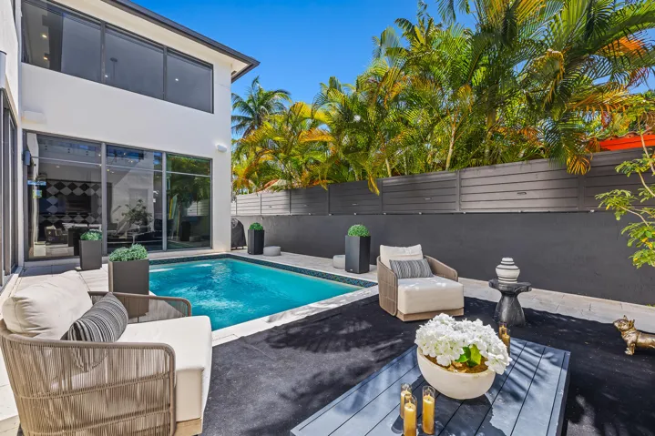 549 NE 10th Ave Fort Lauderdale_MLS-2