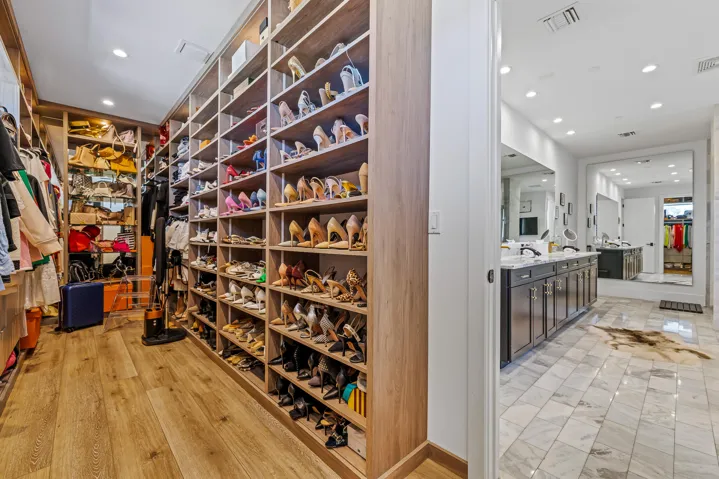 549 NE 10th Ave Fort Lauderdale_MLS-50