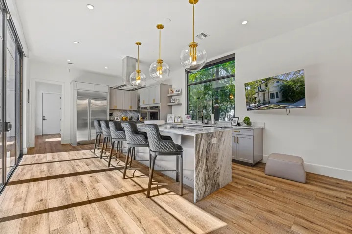 549 NE 10th Ave Fort Lauderdale_MLS-23