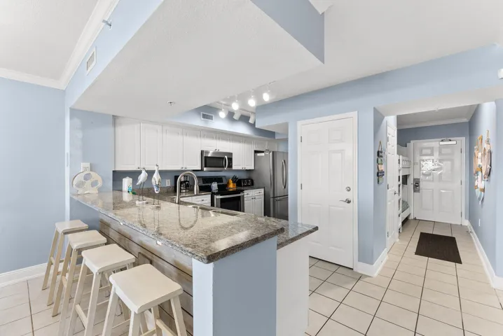 21-web-or-mls-9900 S Thomas Dr 2331 -21