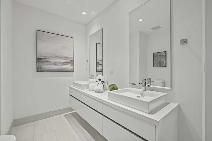 Main bathroom