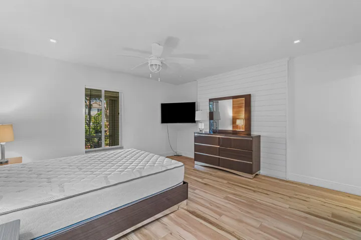 018-1124HighlandBeachDrive-HighlandBeach