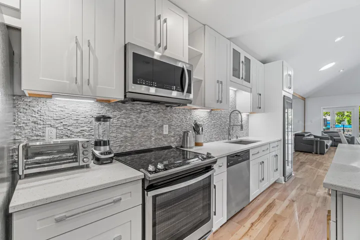 009-1124HighlandBeachDrive-HighlandBeach