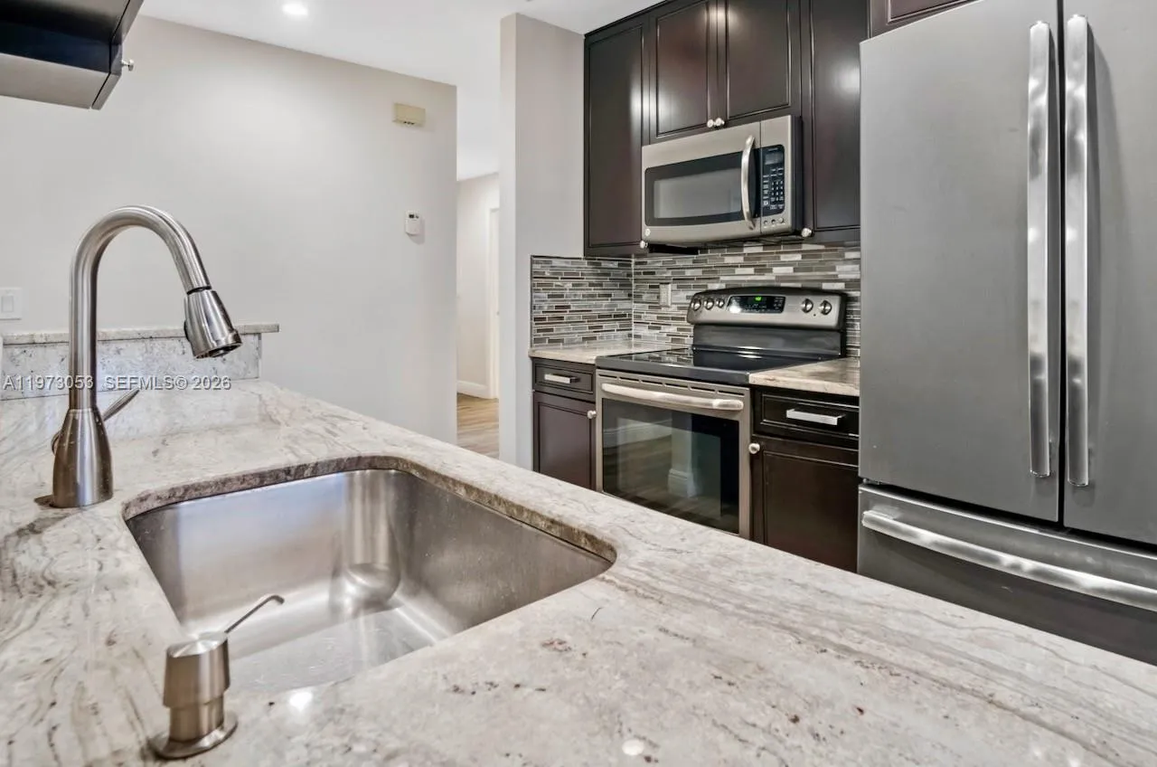 349 NW 94th Ter, Plantation FL 33324 - FOR SALE