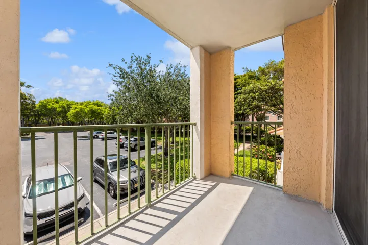 COVERED BALCONY