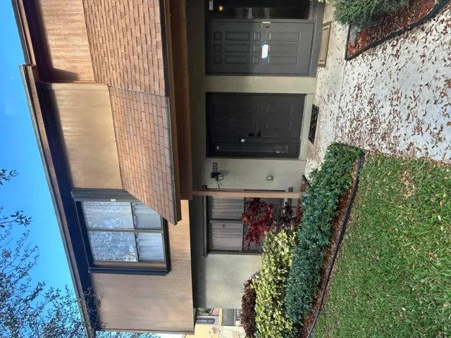 818 Sandtree Dr