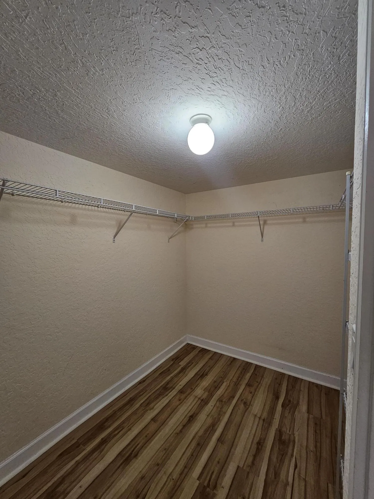 WalkinCloset