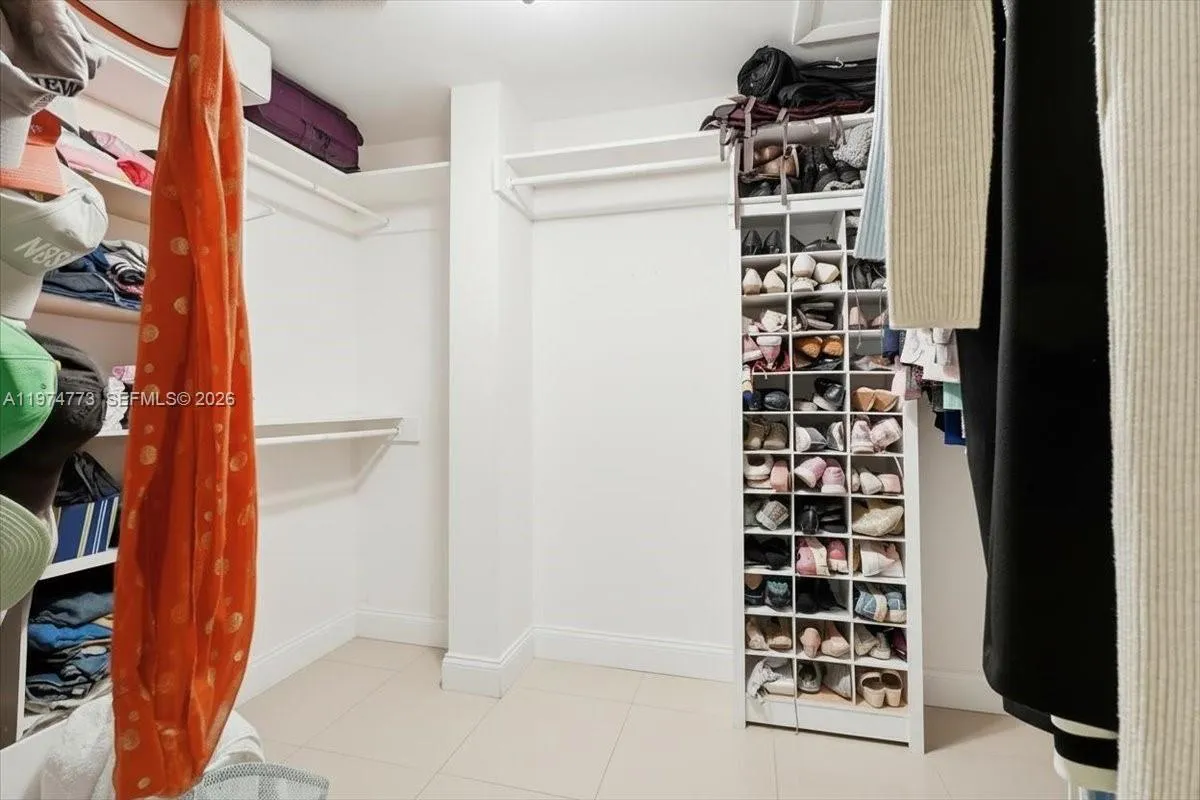 walking closet