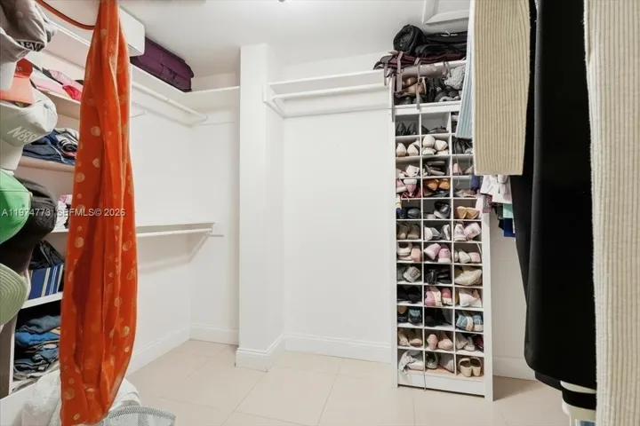 walking closet