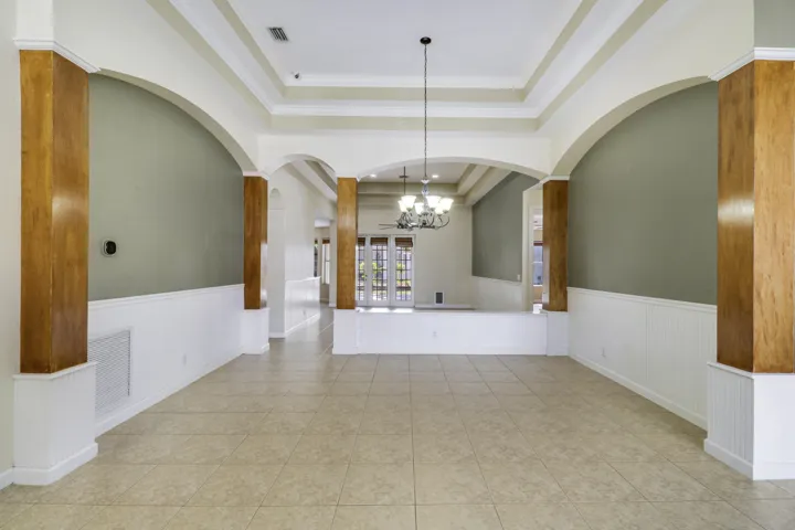 Dining unfurnished