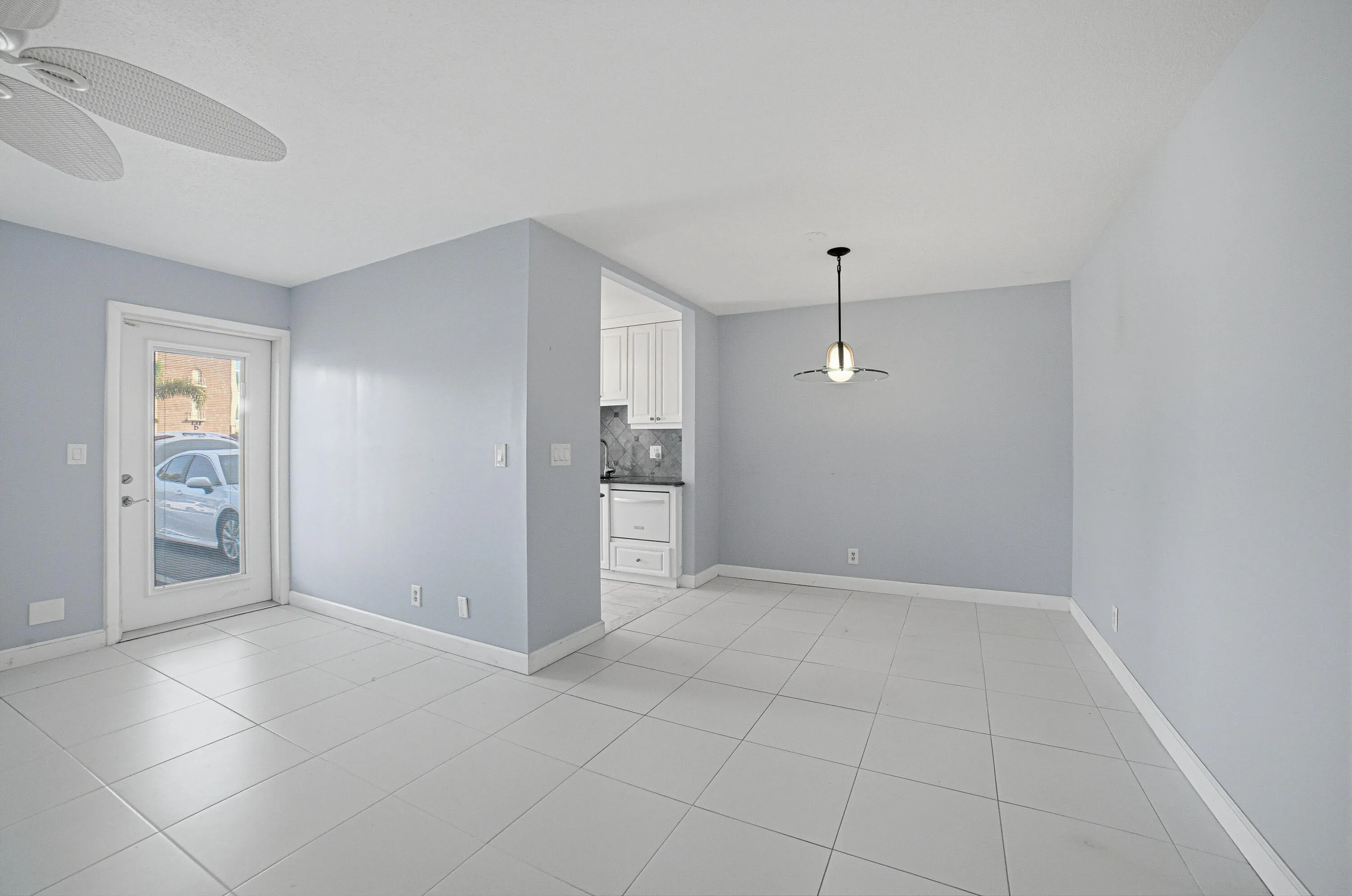 Living/Dining Area