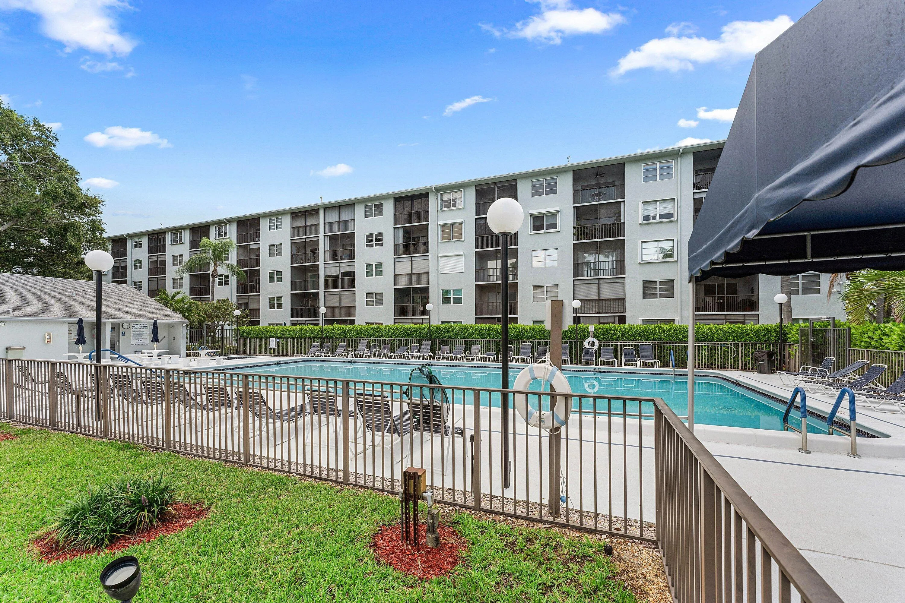 032-2222NorthCypressBendDrive-403-Pompan